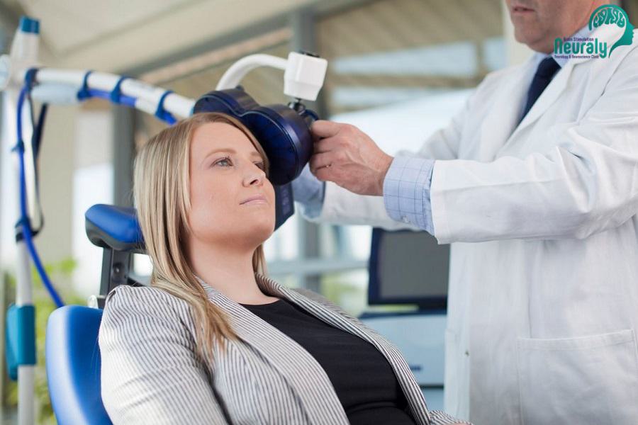 بهترین پزشک برای درمان میگرن | بررسی معیارهای انتخاب متخصص و روش های جدید 3 خدمات تخصصی مهاجرت